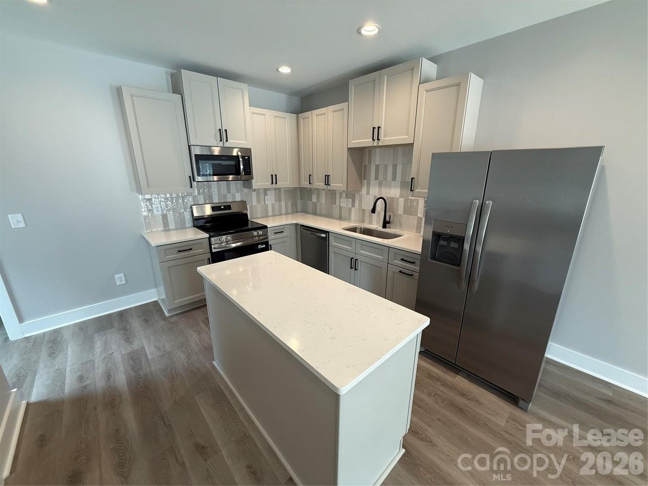 523 Dellwood Dr - Photo 6 of 16