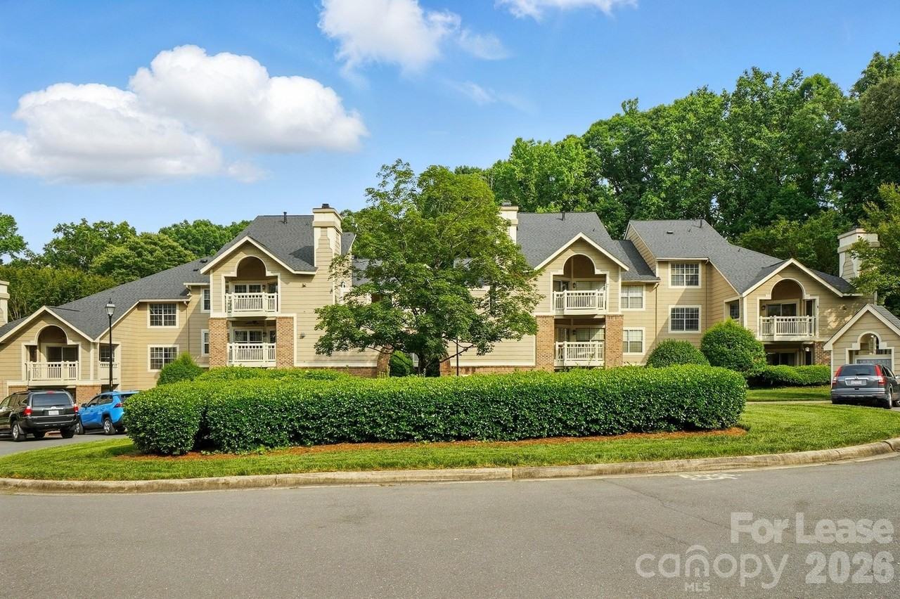 5007 Sharon Rd #R - Photo 3 of 43