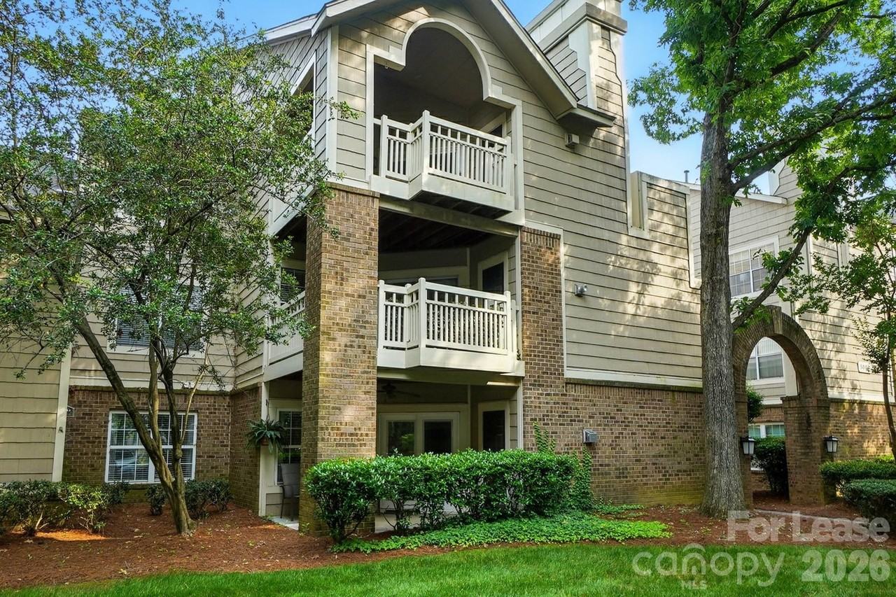 5007 Sharon Rd #R - Photo 5 of 43