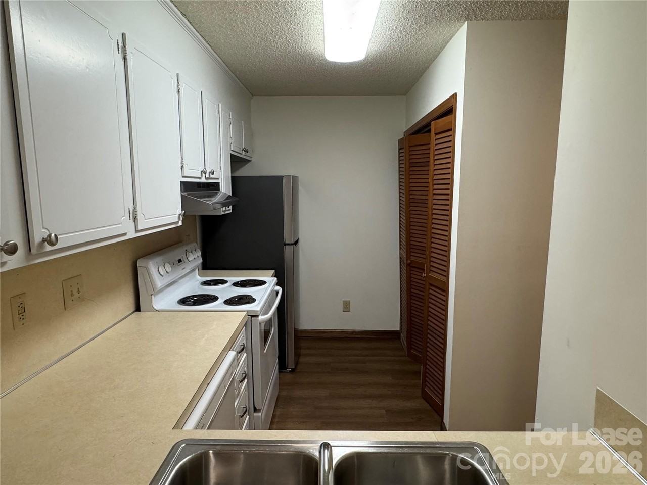 2033 Oakdale Rd #F - Photo 4 of 10