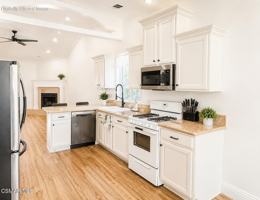 featured image of 11425 Blue Grass Dr
