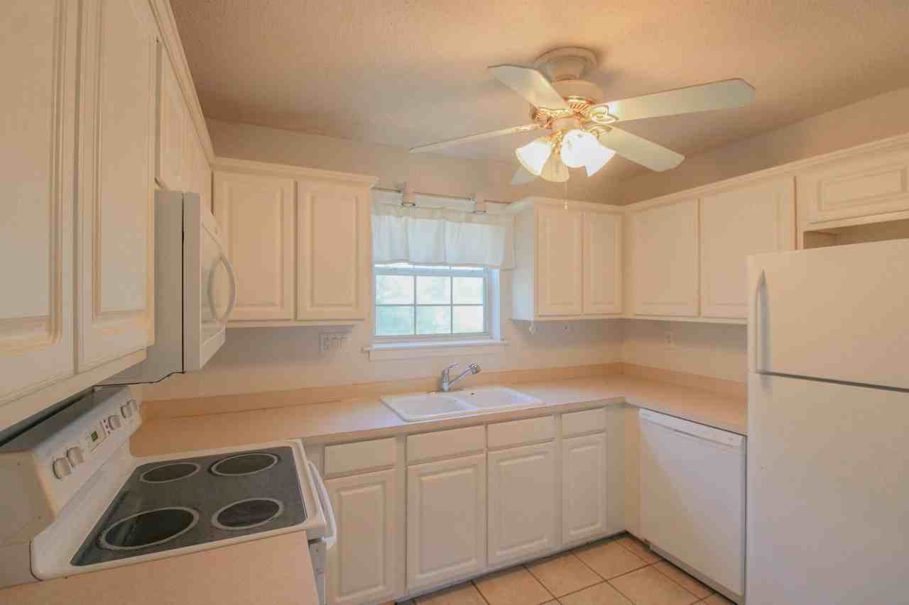 516 Arlington Dr #A4 - Photo 3 of 9