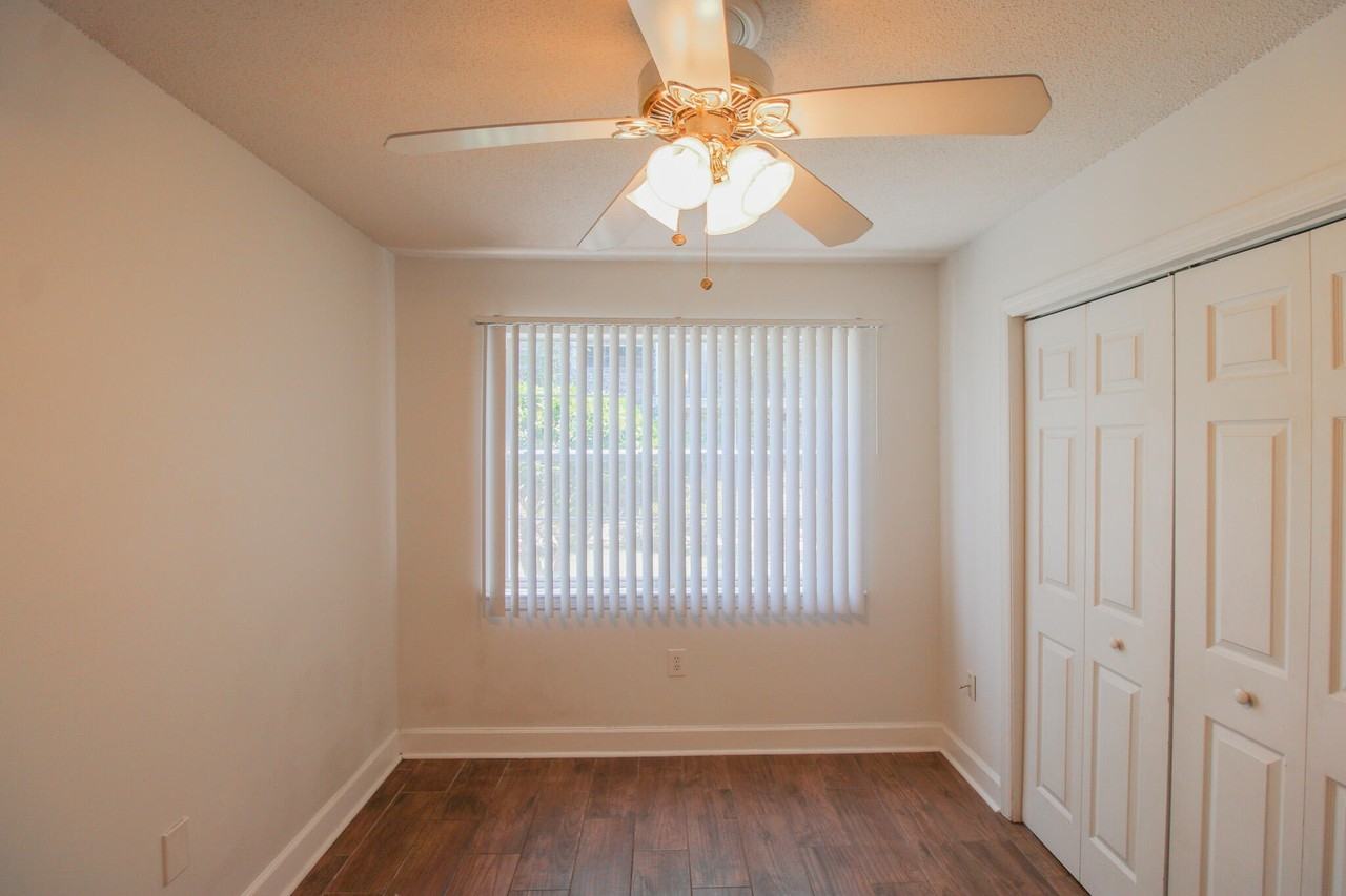 516 Arlington Dr #A4 - Photo 6 of 9
