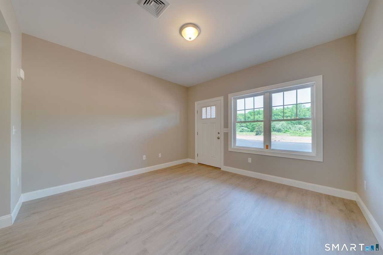 37 Hunters Ln #18 - Photo 4 of 20