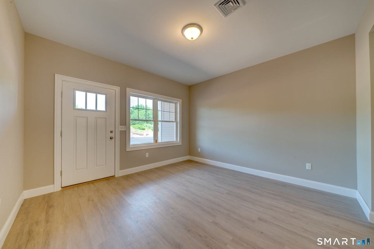 37 Hunters Ln #18 - Photo 5 of 20