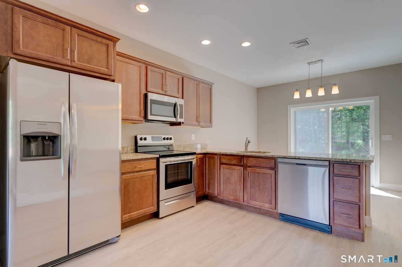 37 Hunters Ln #18 - Photo 6 of 20