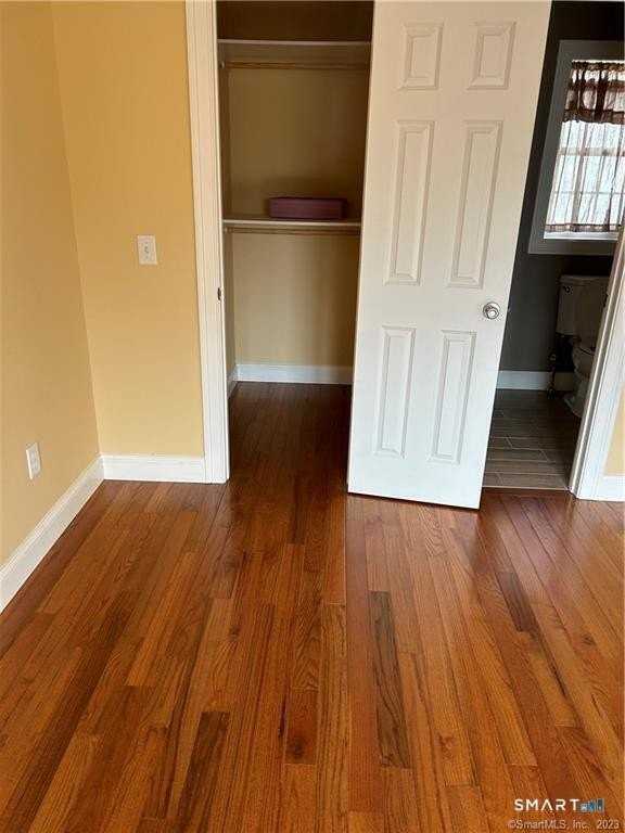 38 Glastonbury Ave - Photo 6 of 20