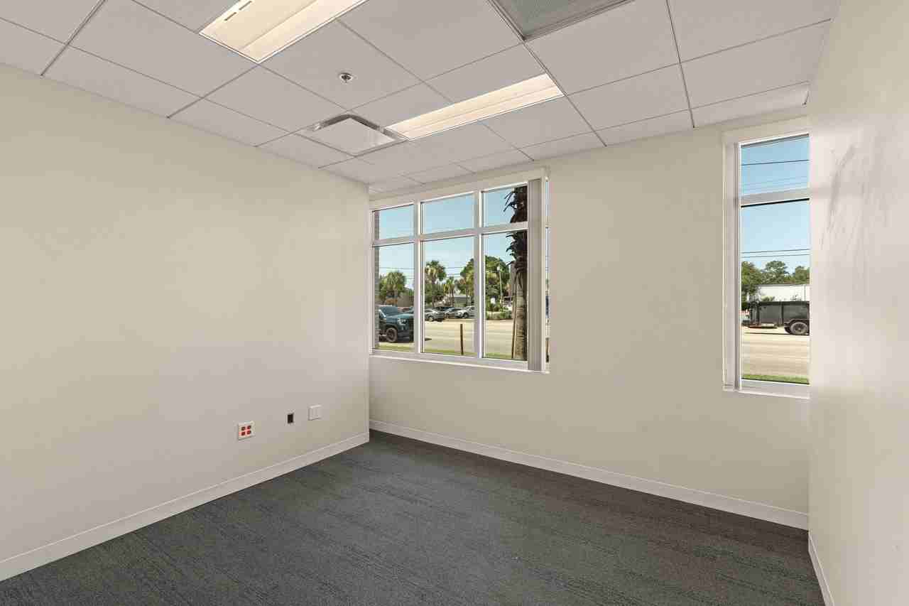 45 Eglin Pkwy Ne #105 - Photo 7 of 34