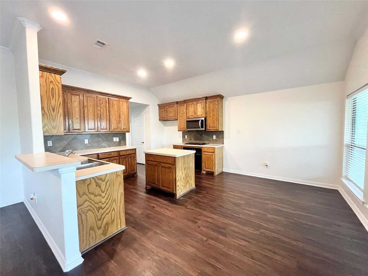 500 Hidden Meadow Ct - Photo 7 of 24