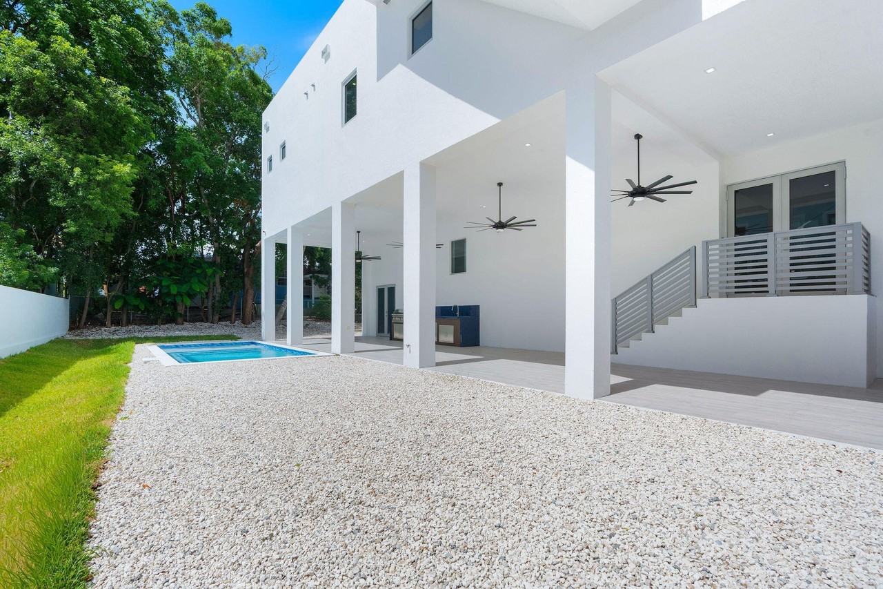 365 Buttonwood Shores Dr - Photo 4 of 50