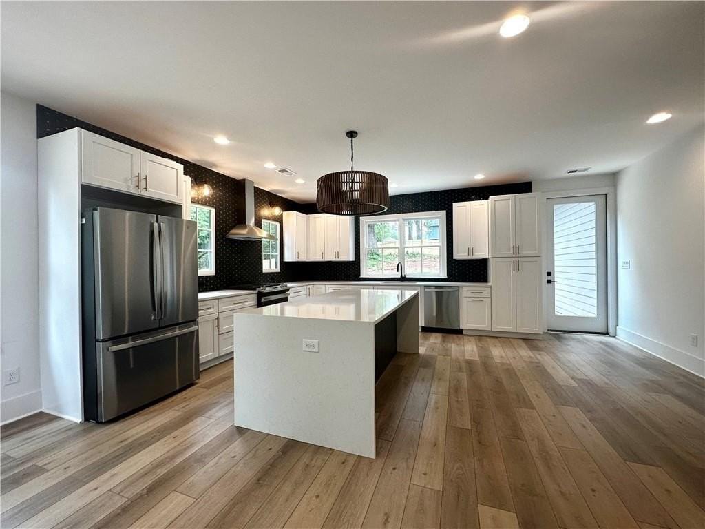 192 Claire Dr Se - Photo 6 of 17
