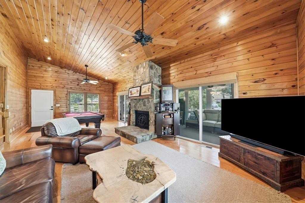 6340 Reives Rd - Photo 2 of 39