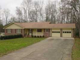 featured image of 220 Lantern Ridge Ct