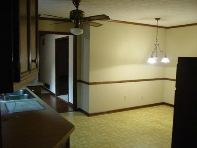 220 Lantern Ridge Ct - Photo 2 of 17