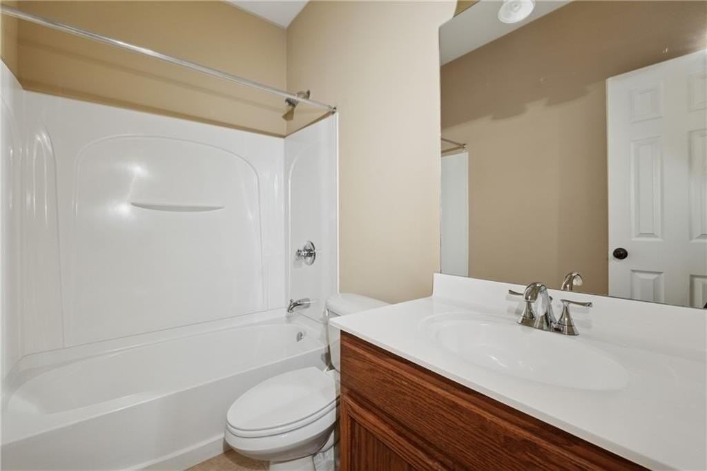 6153 Indian Wood Cir Se - Photo 5 of 30