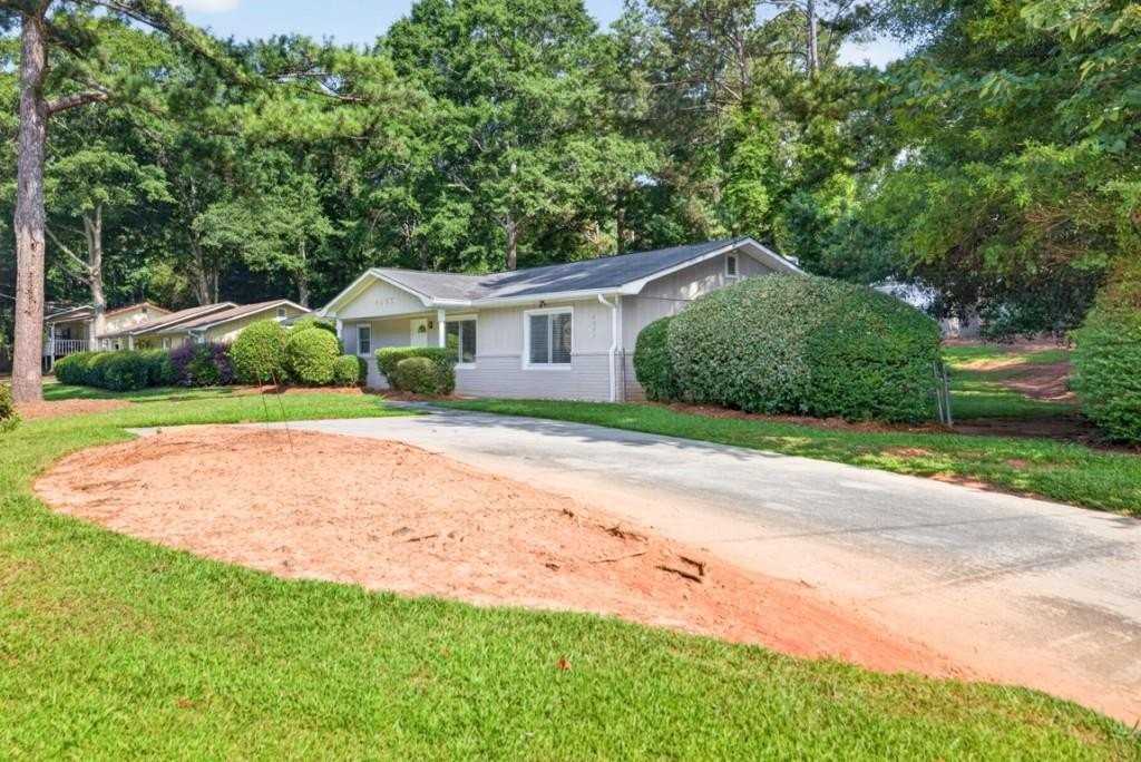 4905 Annistown Rd - Photo 3 of 40