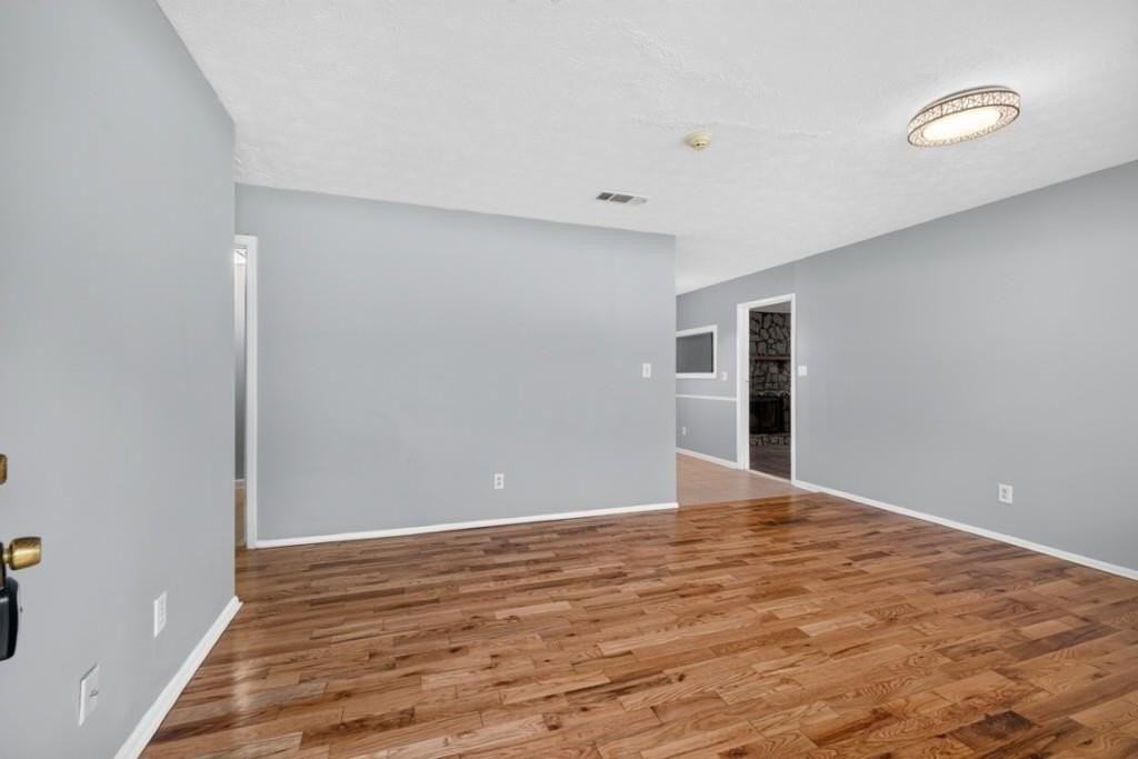 4905 Annistown Rd - Photo 5 of 40