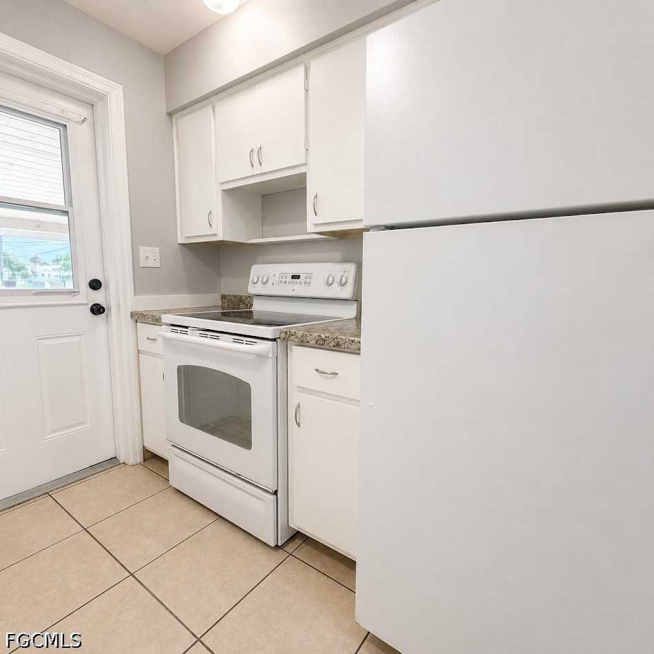 3304 Edgewood Ave - Photo 5 of 14