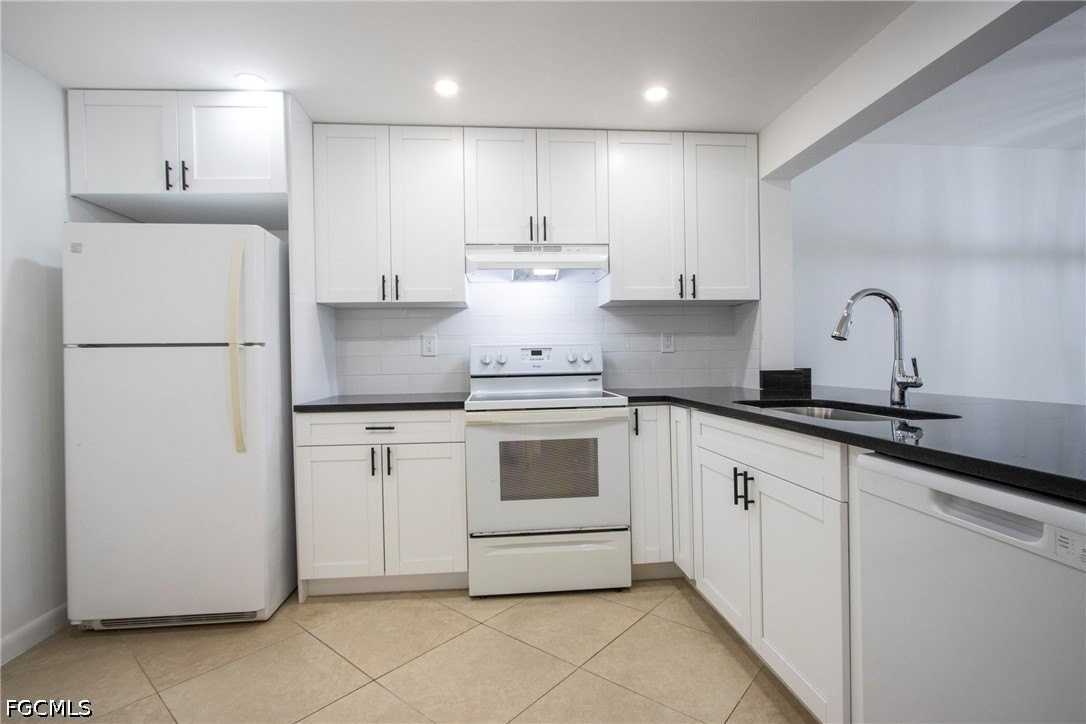 1083 Forest Lakes Dr #206 - Photo 4 of 22