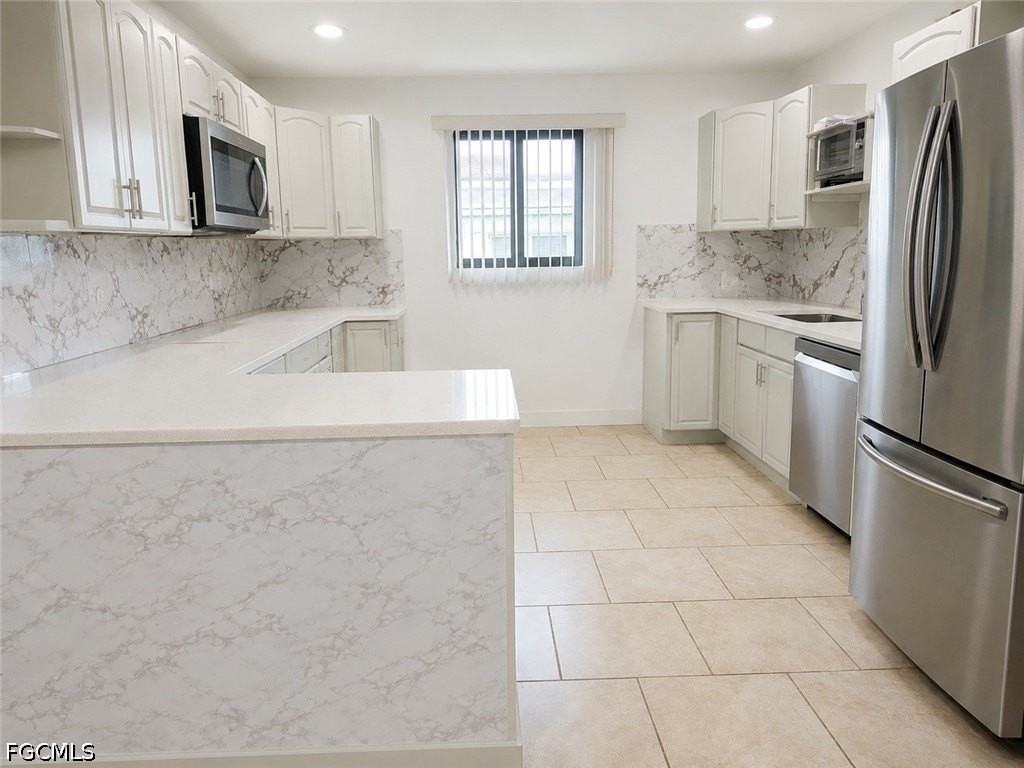 3502 Seminole Ave - Photo 4 of 18