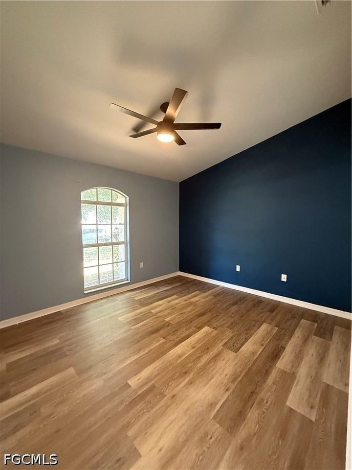 3307 Sw 1st Ave - Photo 4 of 12