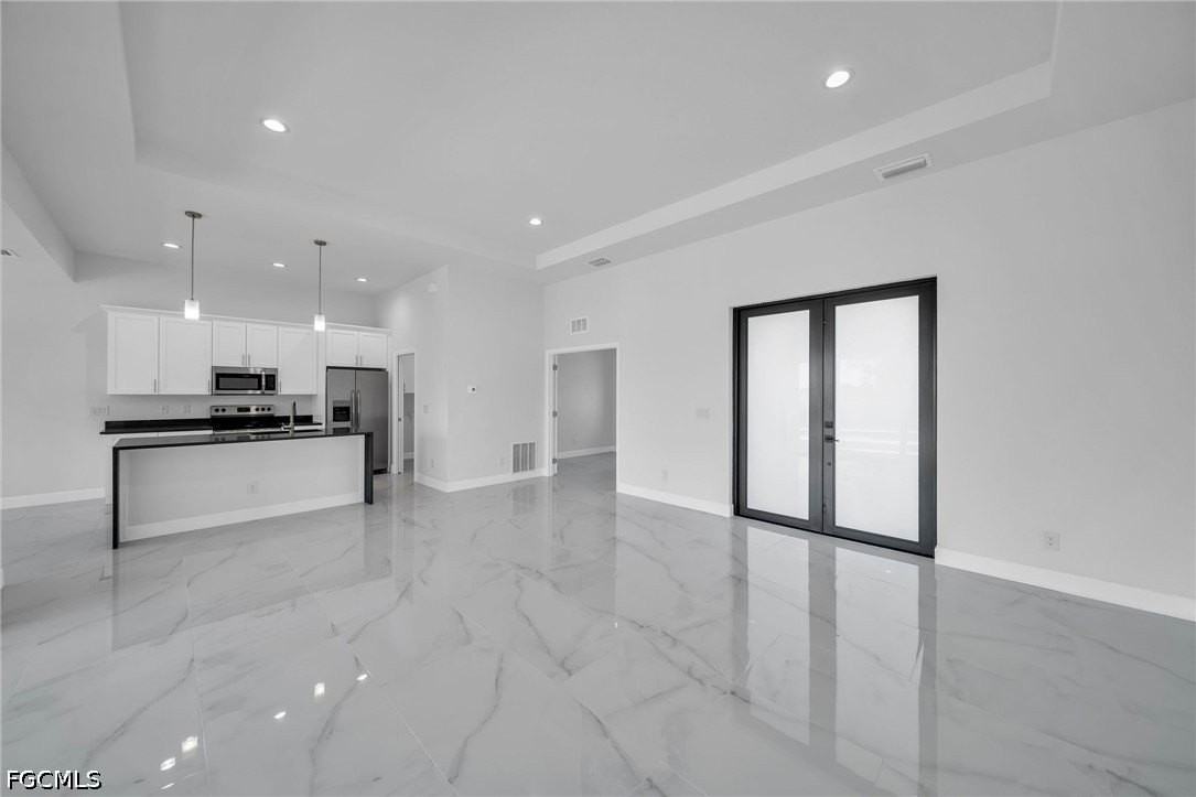 2504 Sw 32nd St - Photo 6 of 32