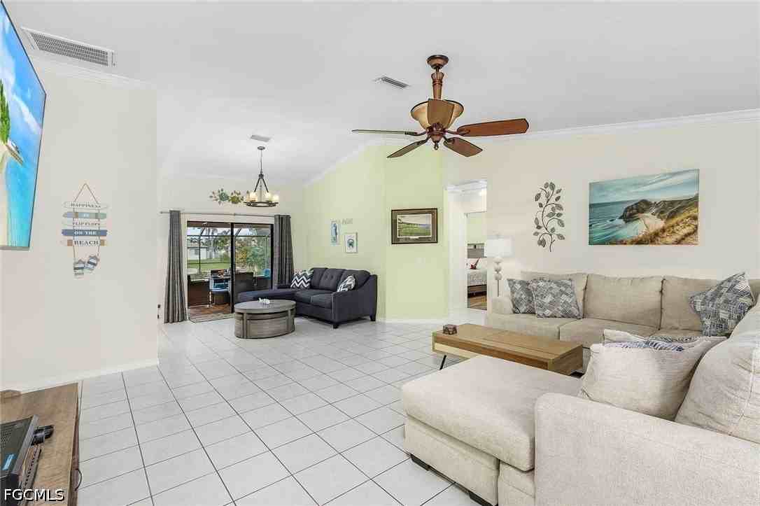 201 Se 28th Ter - Photo 6 of 31