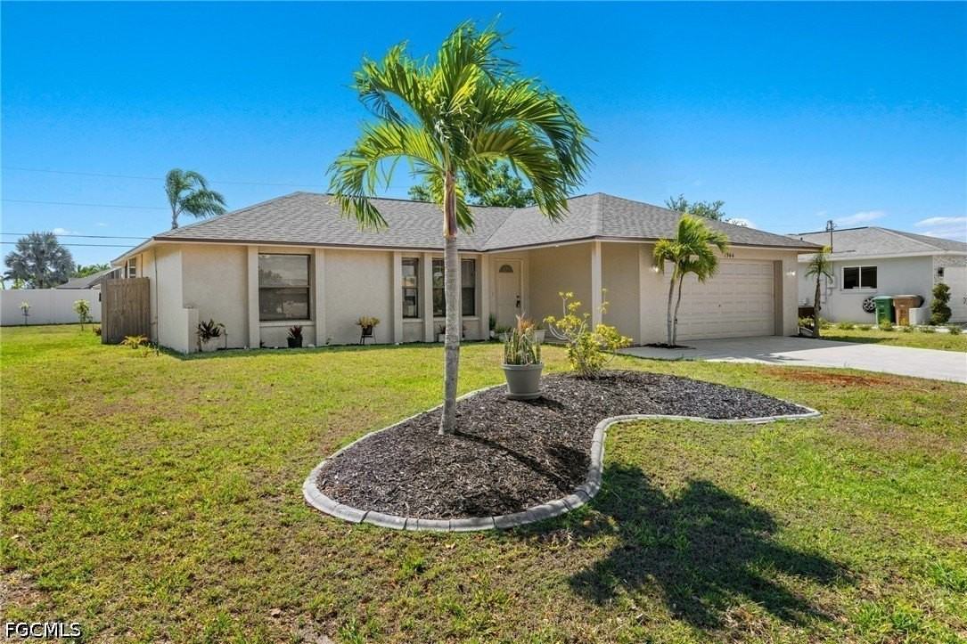 1944 Country Club Blvd - Photo 3 of 24