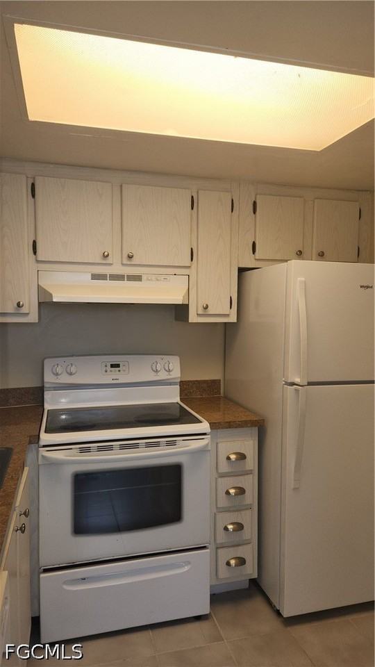 3277 Royal Canadian Trce #3 - Photo 2 of 24