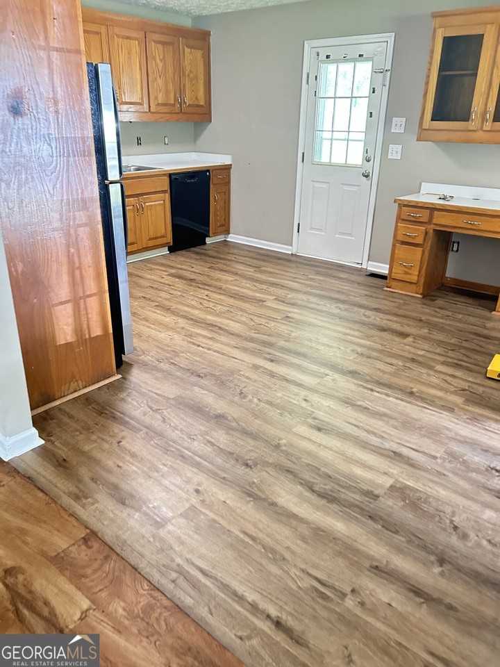 1149 Granite Ln - Photo 4 of 9