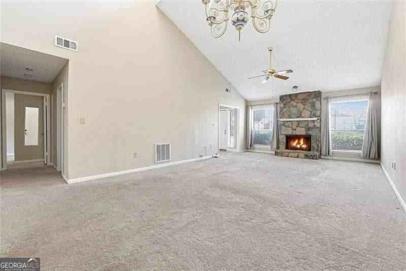 813 Serramonte Dr - Photo 3 of 14