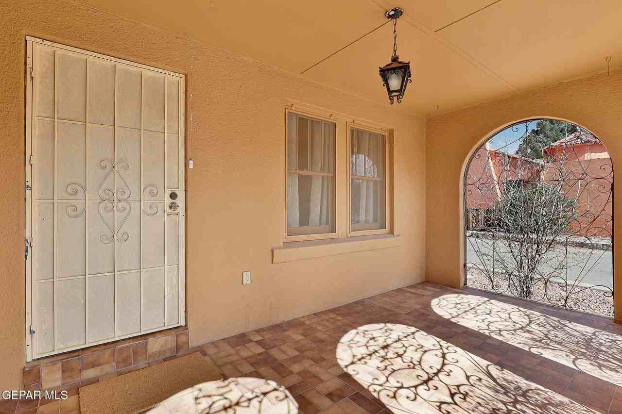821 Kern Dr - Photo 3 of 50
