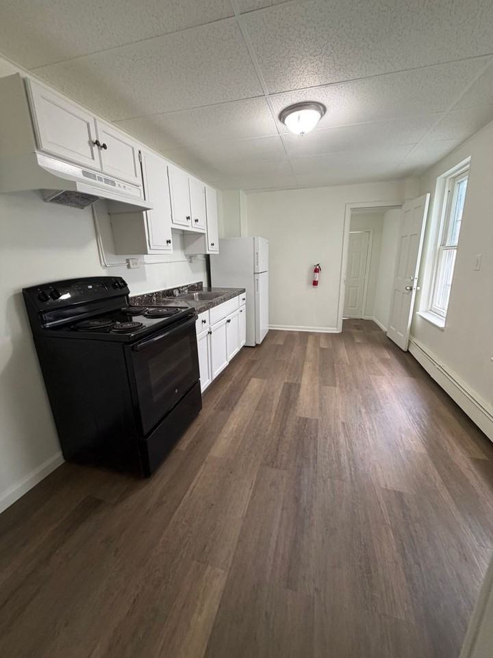 398 Valley Rd - Photo 4 of 21