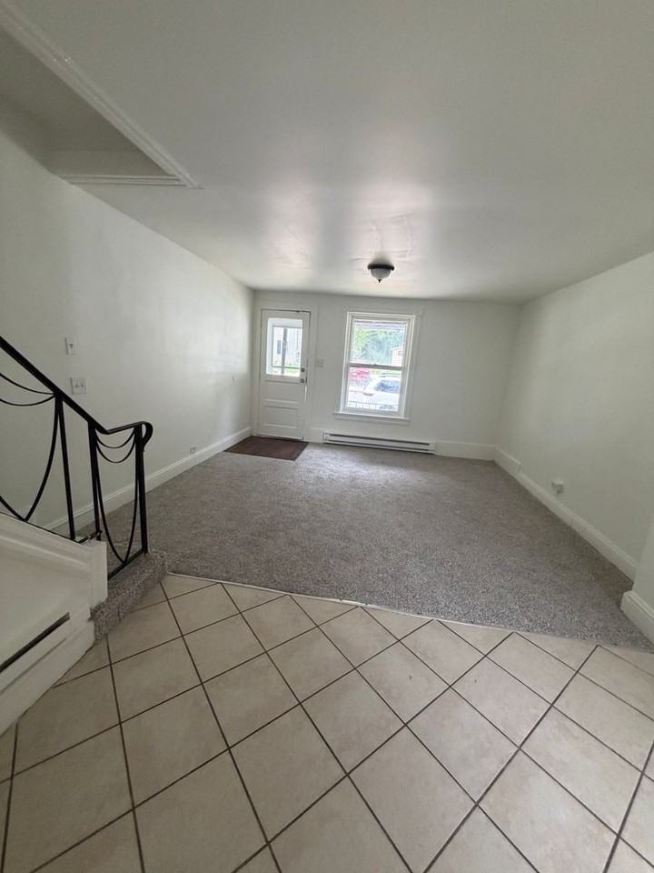 420 Valley Rd