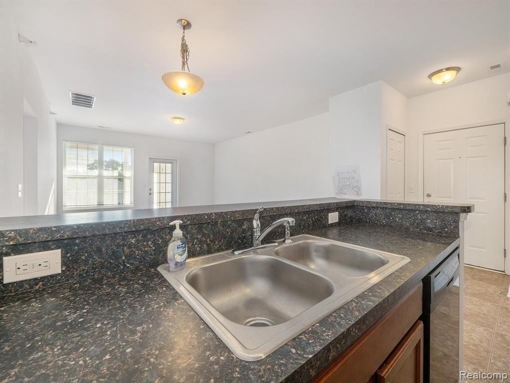 964 W Summerfield Glen Cir #96 - Photo 3 of 30
