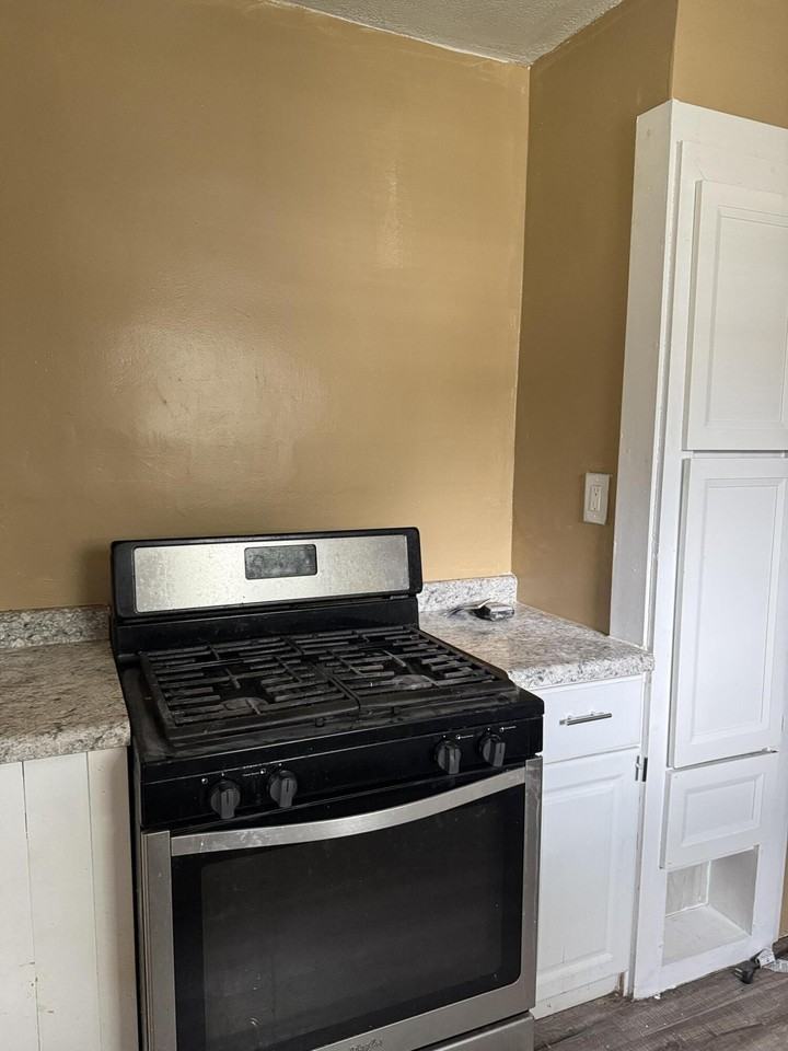 18940 Wormer St - Photo 5 of 11