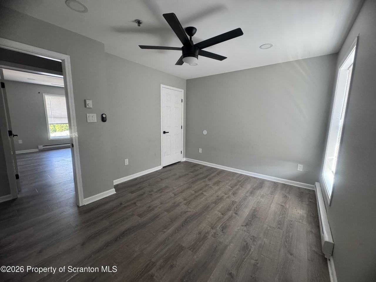 1039 Walker St #D - Photo 7 of 9