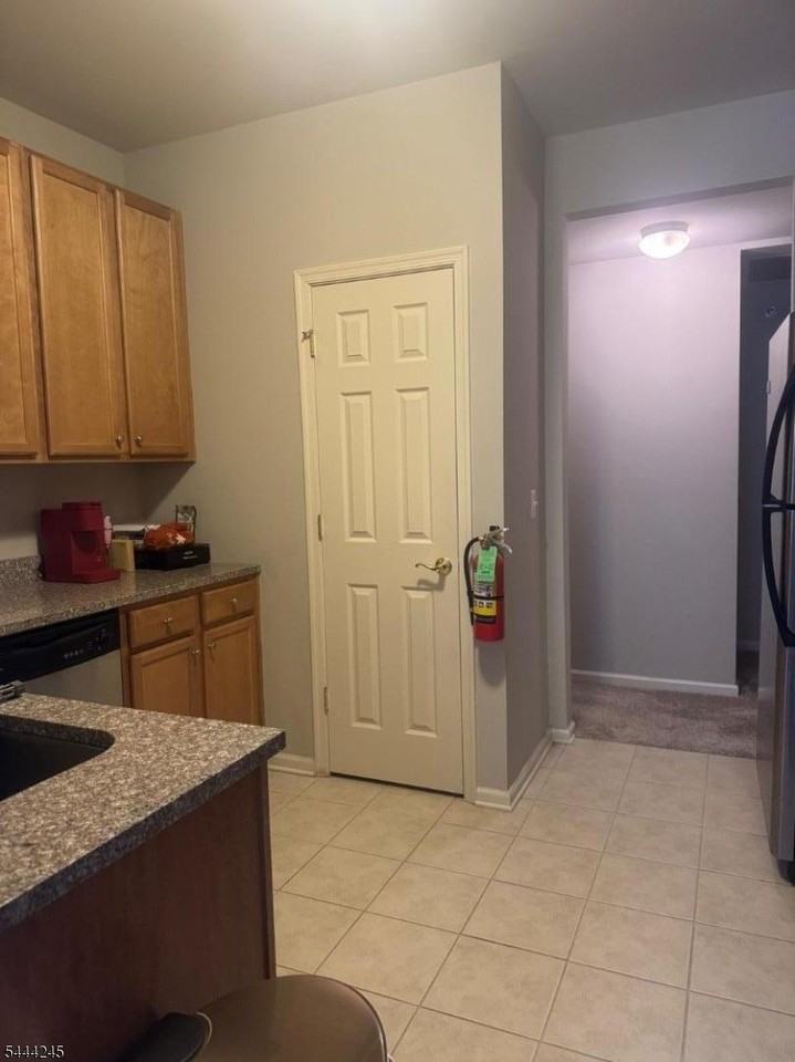 98 Conover Ter - Photo 3 of 7