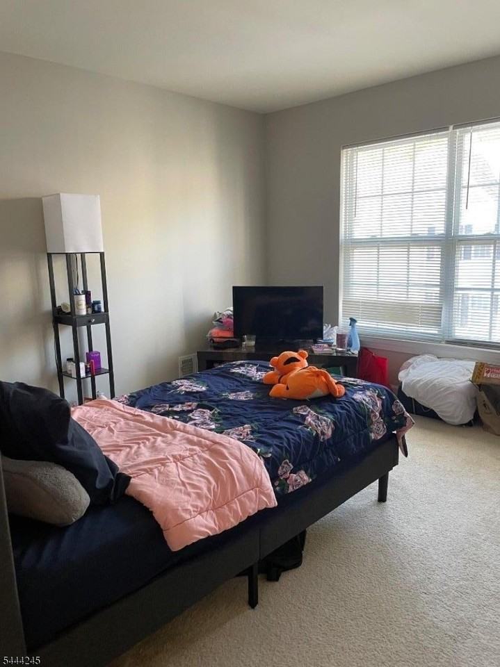 98 Conover Ter - Photo 6 of 7