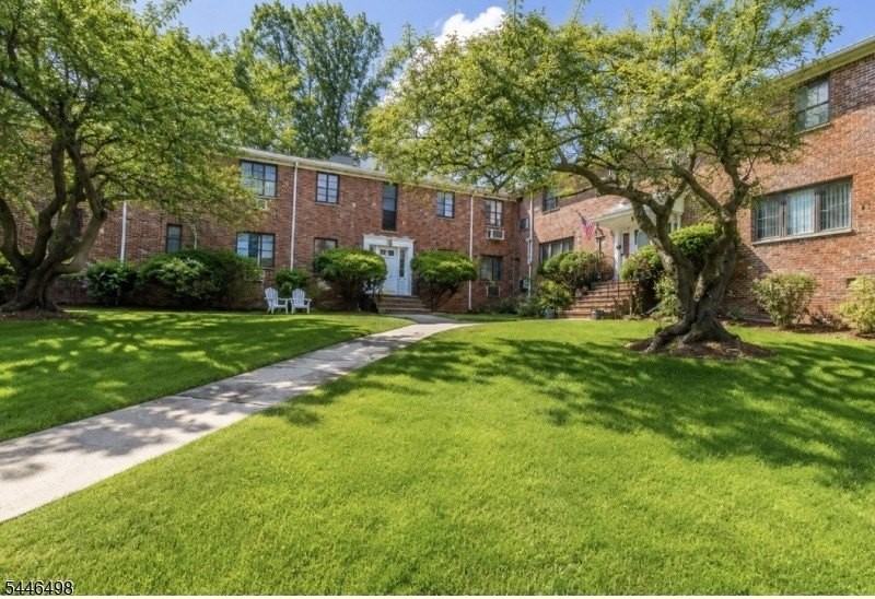 66 Troy Dr Apt B - Photo 2 of 11