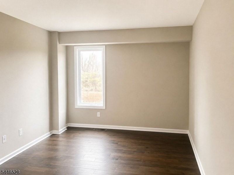 16 Sam Bonnell Dr - Photo 7 of 12
