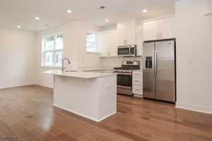 featured image of 71 Veterans Way