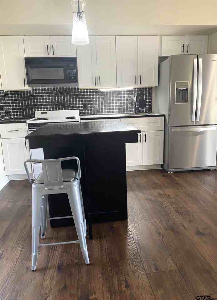 225 Holly Hill Cir - Photo 3 of 28