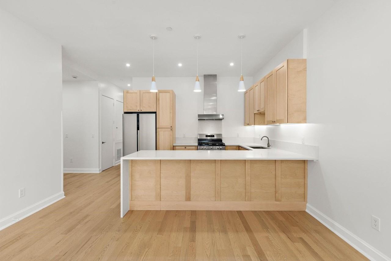 153 New York Ave #1 - Photo 5 of 26