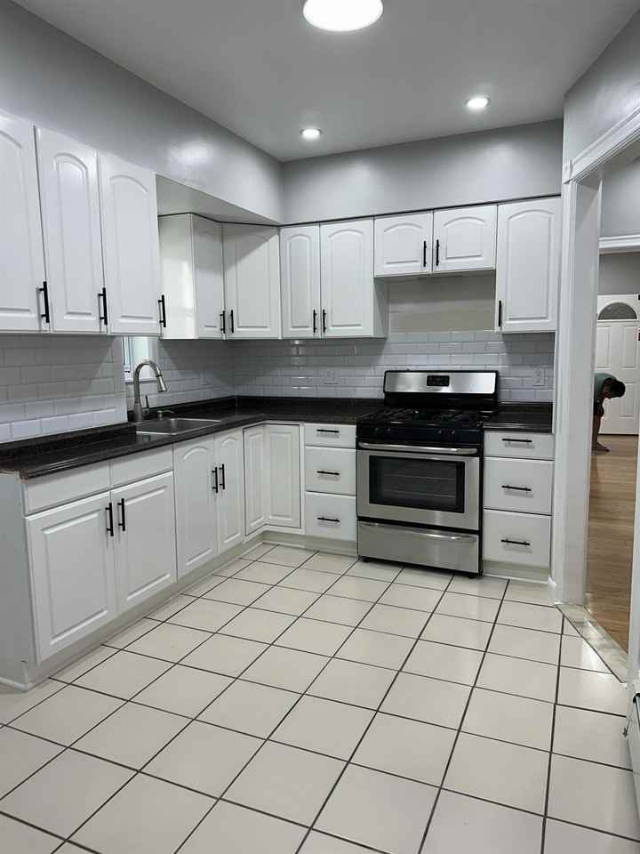 156 Clerk St #2 - Photo 2 of 14