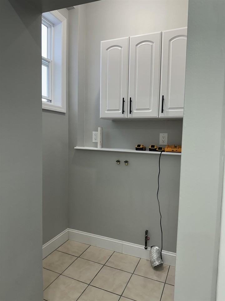 156 Clerk St #2 - Photo 3 of 14
