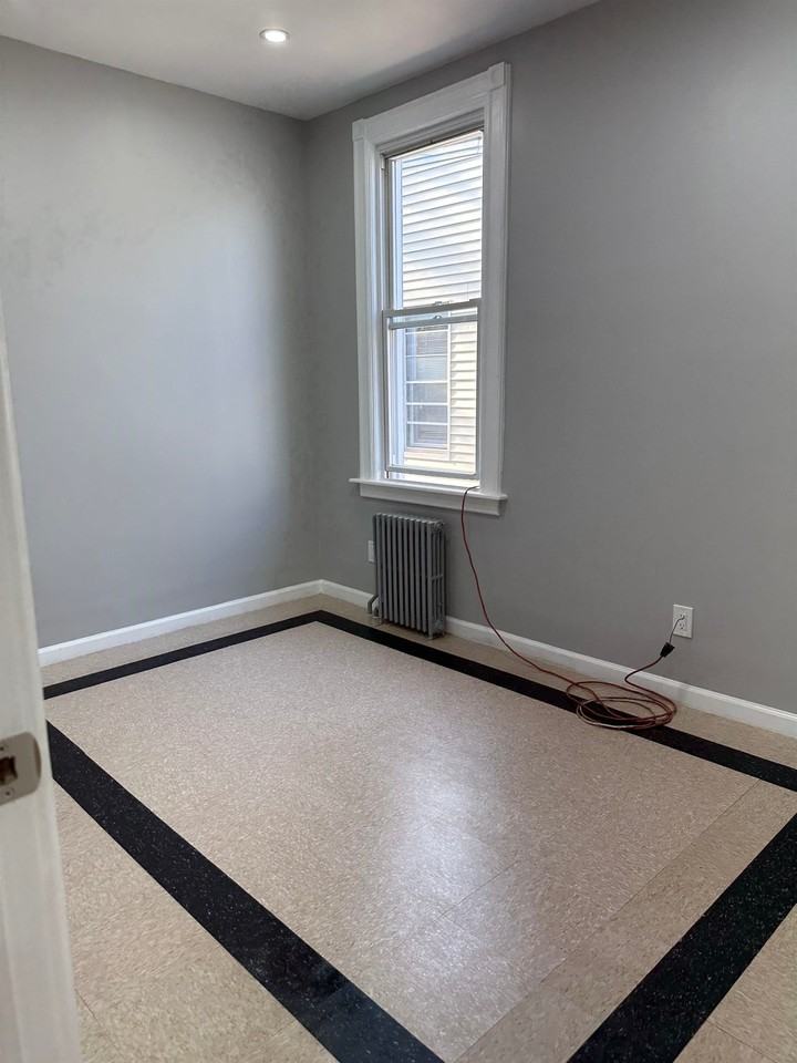 156 Clerk St #2 - Photo 6 of 14