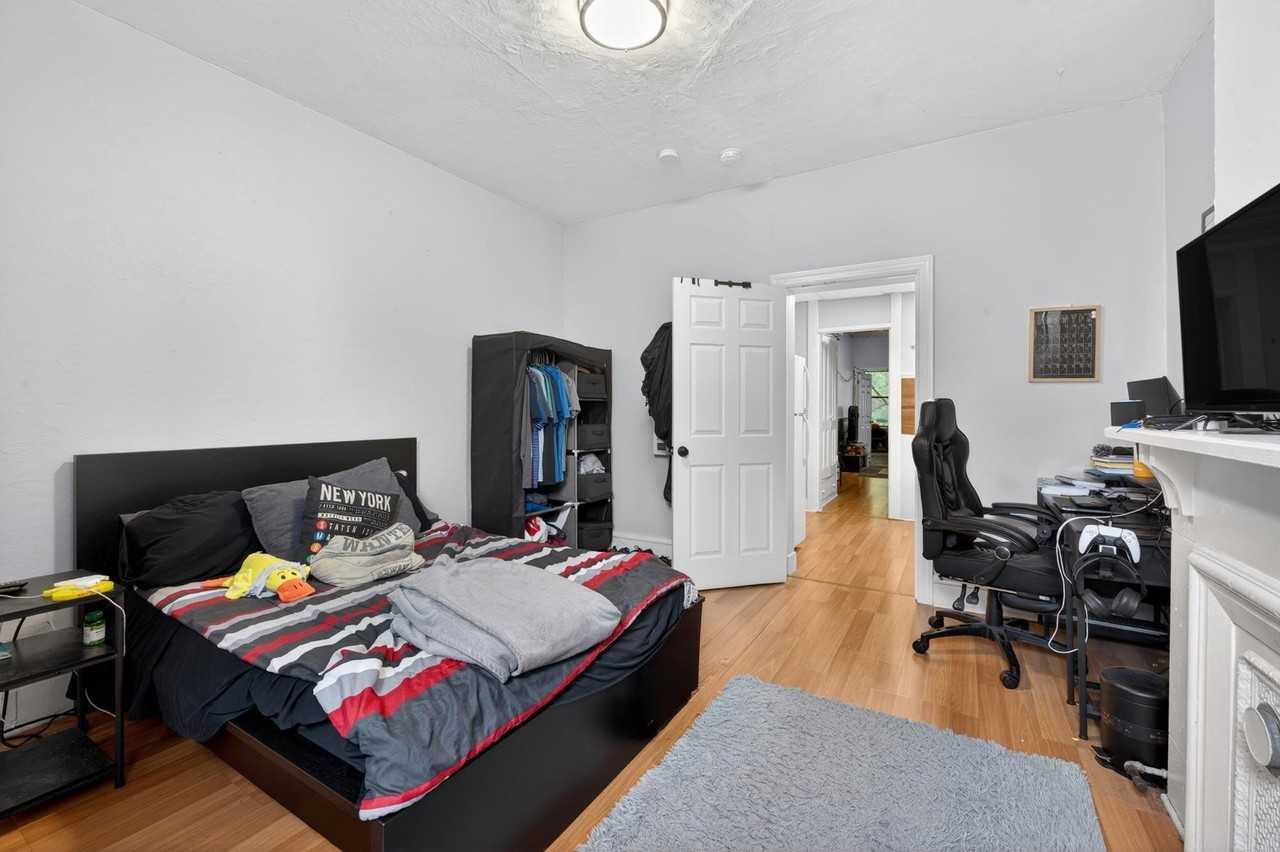 1109 Washington St #6 - Photo 2 of 18