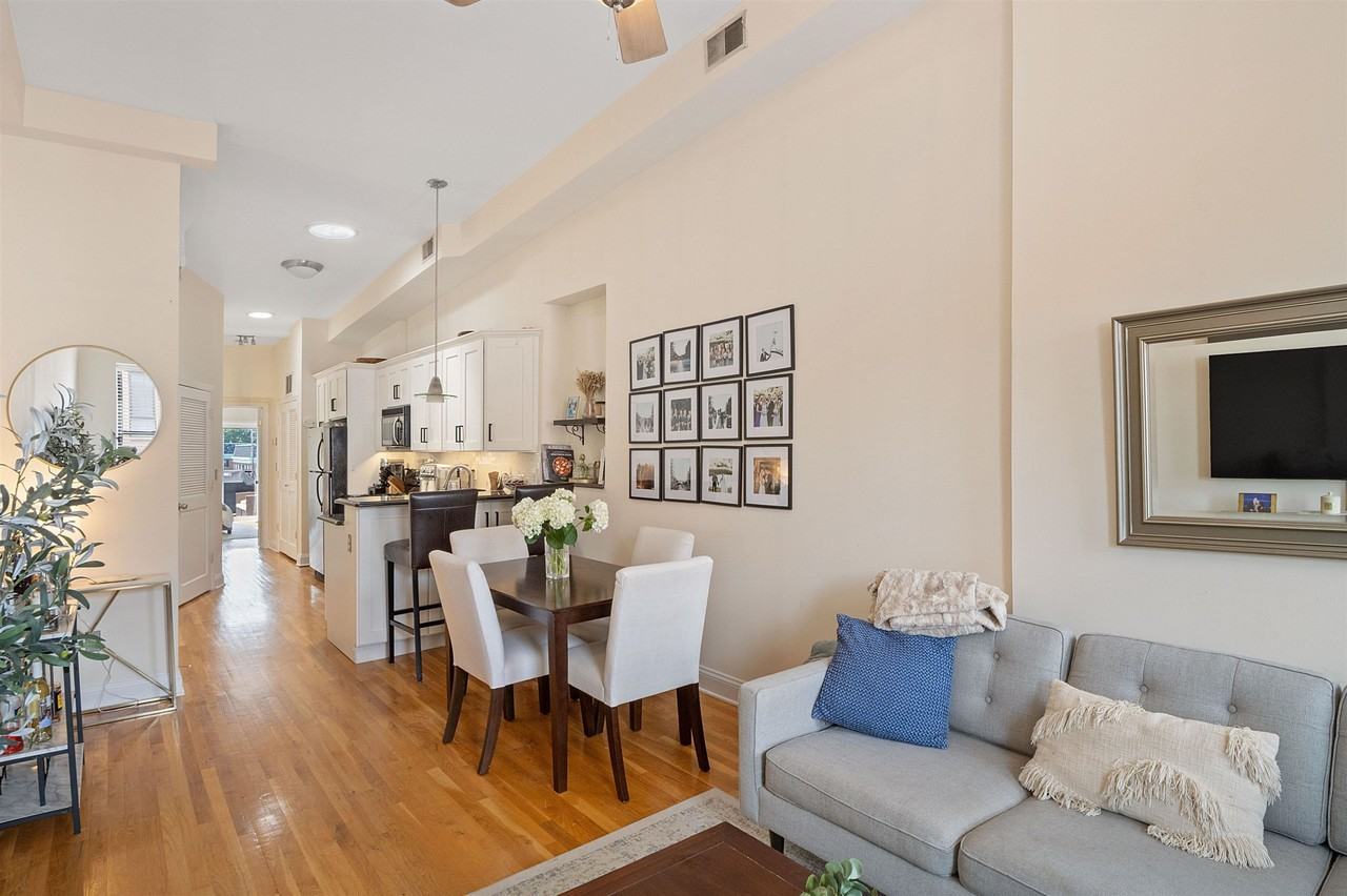 416 Monroe St #8 - Photo 3 of 14