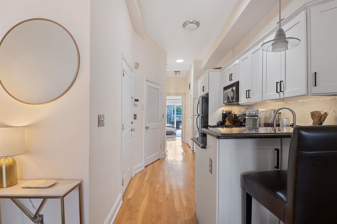416 Monroe St #8 - Photo 5 of 14